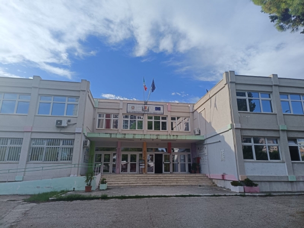 Incontro tra la Provincia di Taranto, la dirigente scolastica dell’Istituto “Liside-Cabrini” e una rappresentanza dei genitori degli studenti